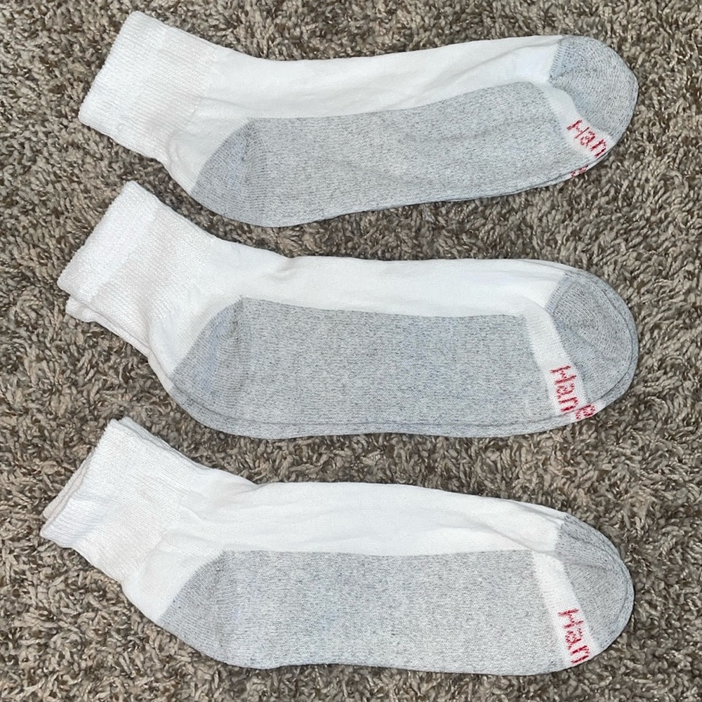 3 pairs of Hanes socks